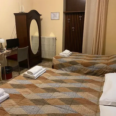 فندق مبيت وإفطار Anna Fiera